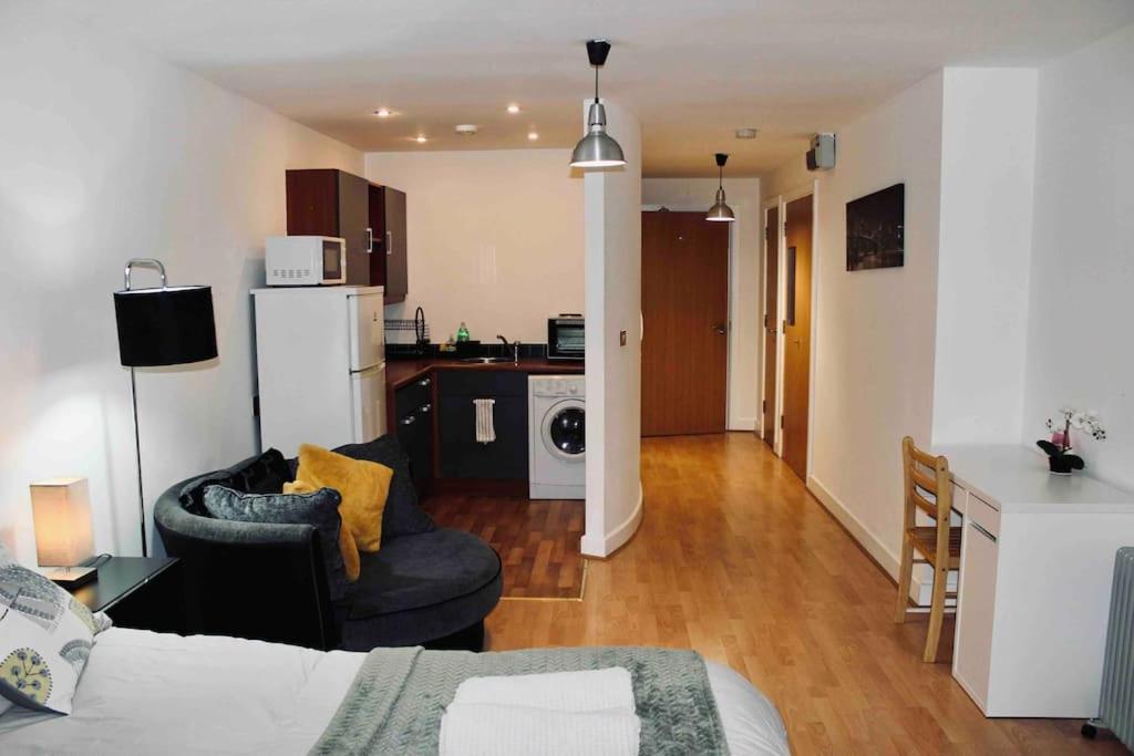 Modern City Central Studio Apt Birmingham Buitenkant foto